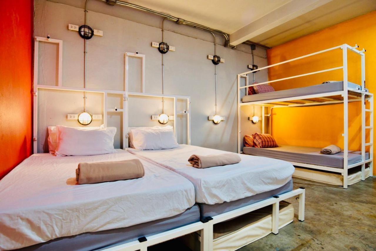 Adventure Hostel Bangkok Exterior foto